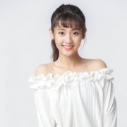 <b>女演员邢菲的生肖狗2025年运势引荐 财运亨通，投资眼光独到</b>